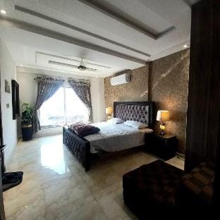 Elegant 1 bed apartment bahria Apartment in Lahore