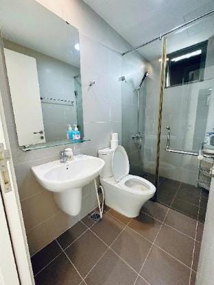 HHomes - 2BR City View & Pool at Masteri Thao Dien Apartment in Ho Chi Minh City