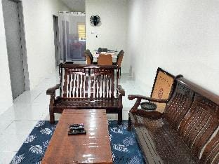 Panda Homestay Seri Iskandar  Vacation rental in Perak Tengah District