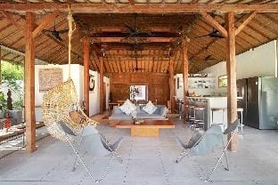 3BR - Villa Bali Joglo in Umalas 10 mins to canggu Villa in North Kuta