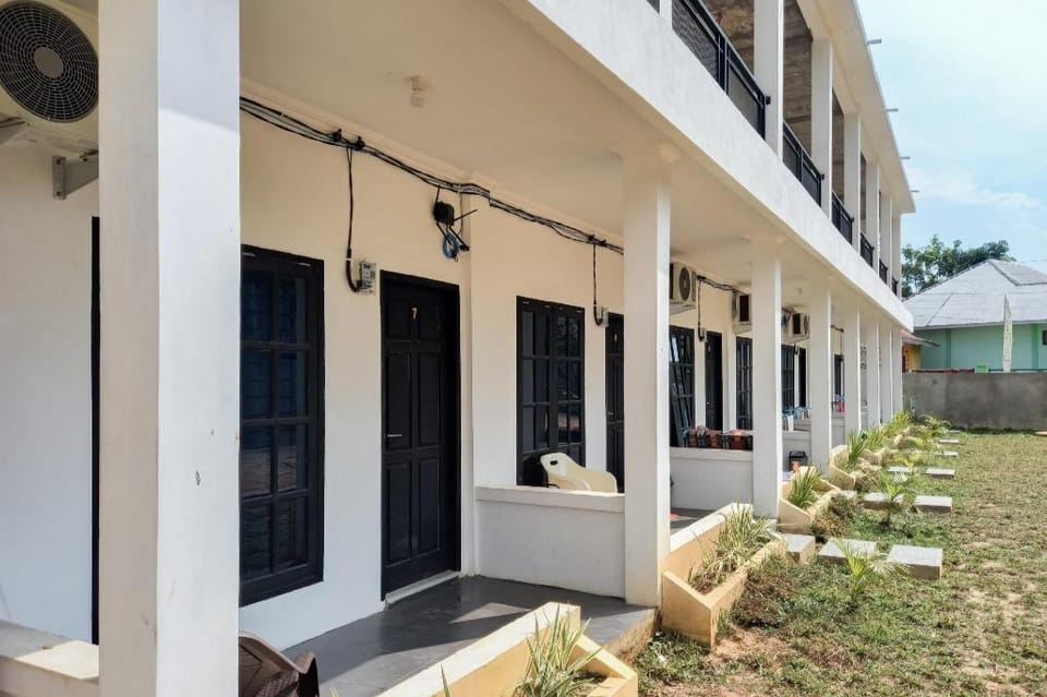 RedDoorz Syariah near Jamtos Lorong Hamba Hotel in Indonesia