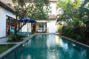 Luxury Villa with ocean and rice field views. Villa in Bali
