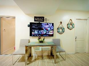AZURE URBAN RESORT STAYCATION BY ANNA Apartment in Paranaque