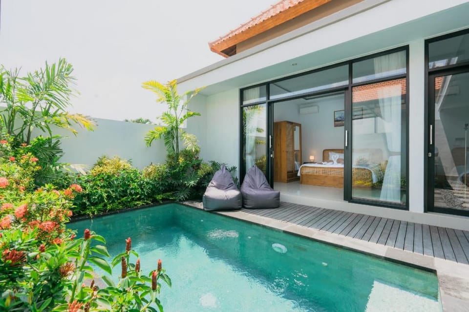 The Lavana Bliss Two Villa Nyanyi Beach Hotel in Kediri