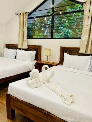 Tagaytay’s Cozy & Green Oasis, Camp & Forest House Vacation rental in Calabarzon