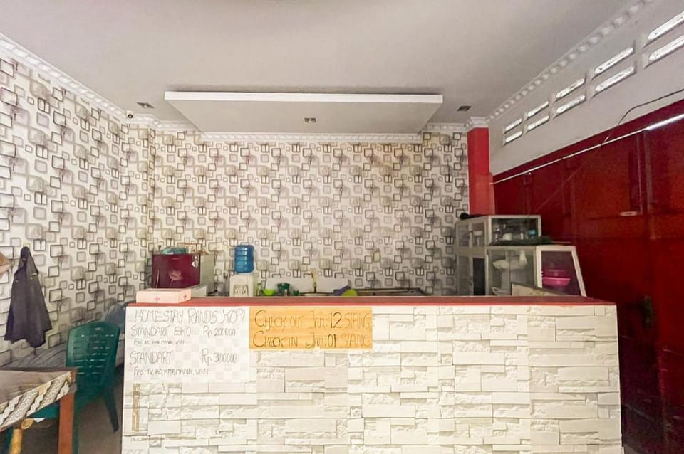 Homestay Rand's Kopi Pandan Syariah Mitra RedDoorz Hotel in Indonesia