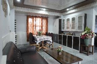 Hill Side Inn By Purple Tree Villa ( Shimla) Vacation rental in Himachal Pradesh