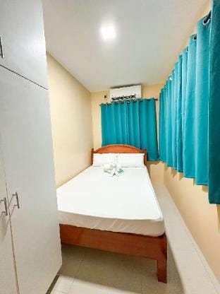The Cozy Casita in Taguig 10pax BGC & Mckinley Vacation rental in Makati