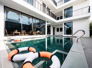 PHÚC VILLA 9 Bedroom Villa in Da Nang