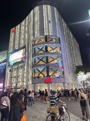 Joanna, Elevator next to Ximen MRT Station Apartment in Taipei City