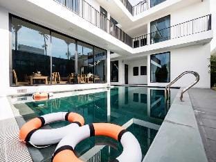 PHUC VILLA (9 BEDROOMS) Villa in Da Nang