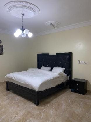 Hamdaniya شقة واسعه غرفة نوم وصاله ومطبخ  Apartment in Jeddah