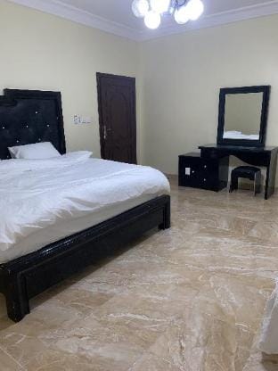 Hamdaniya شقة واسعه غرفة نوم وصاله ومطبخ  Apartment in Jeddah
