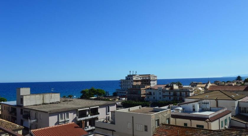 Emerella Guest House Siderno Beach Hotel in Siderno