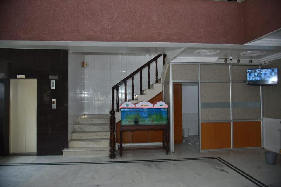 Arihanth deluxe lodge Hotel in Karnataka