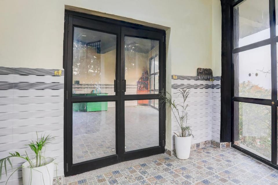 Super Collection O Bhowali Nainital Near Graphic Era Hill University Hotel in Uttarakhand