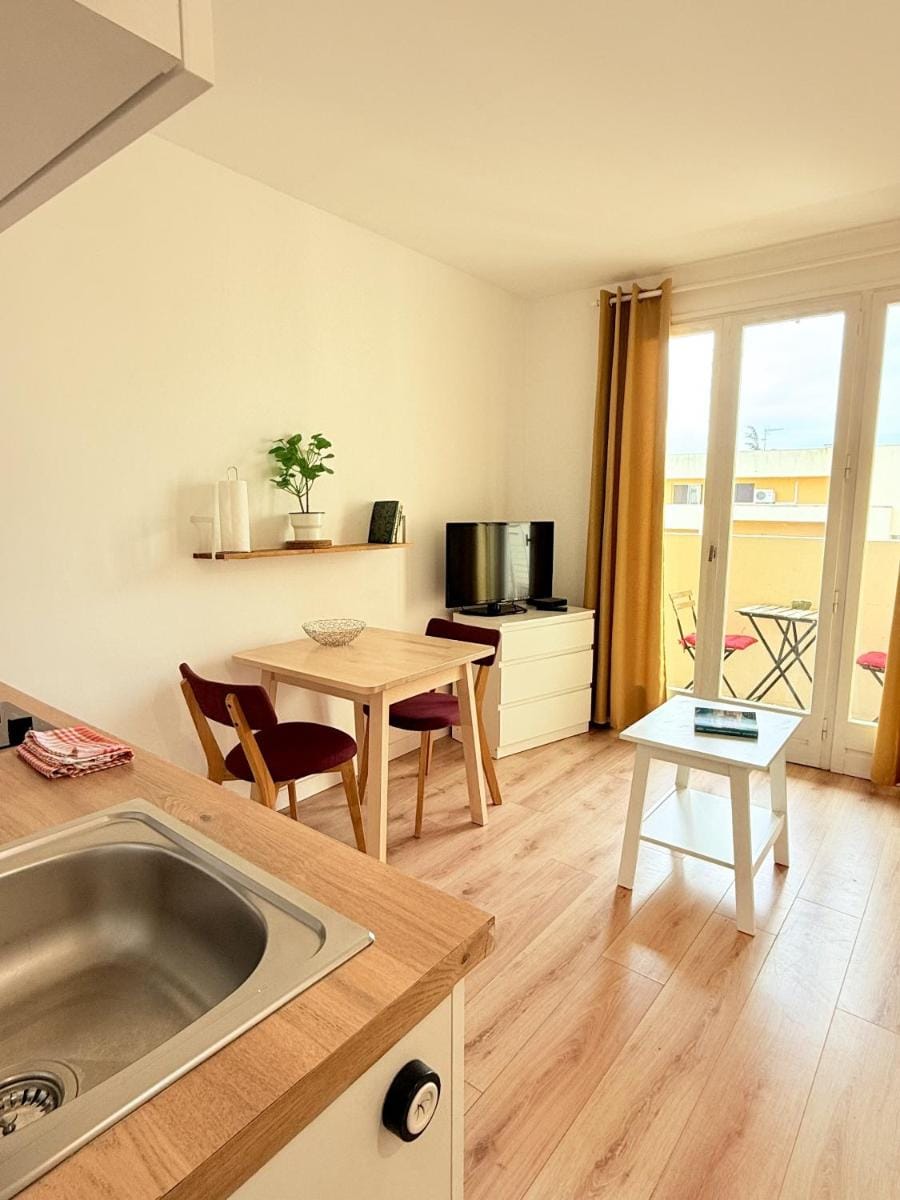 Studio douillet, Balaruc les bains, à deux pas de la cure et de la plage Apartment in Balaruc-les-Bains