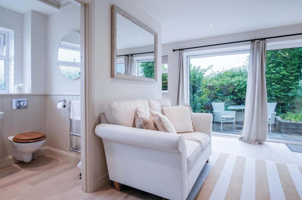 Bayview 3 - 2 Bedroom Chalet - Bayview Oxwich Chalet in Wales