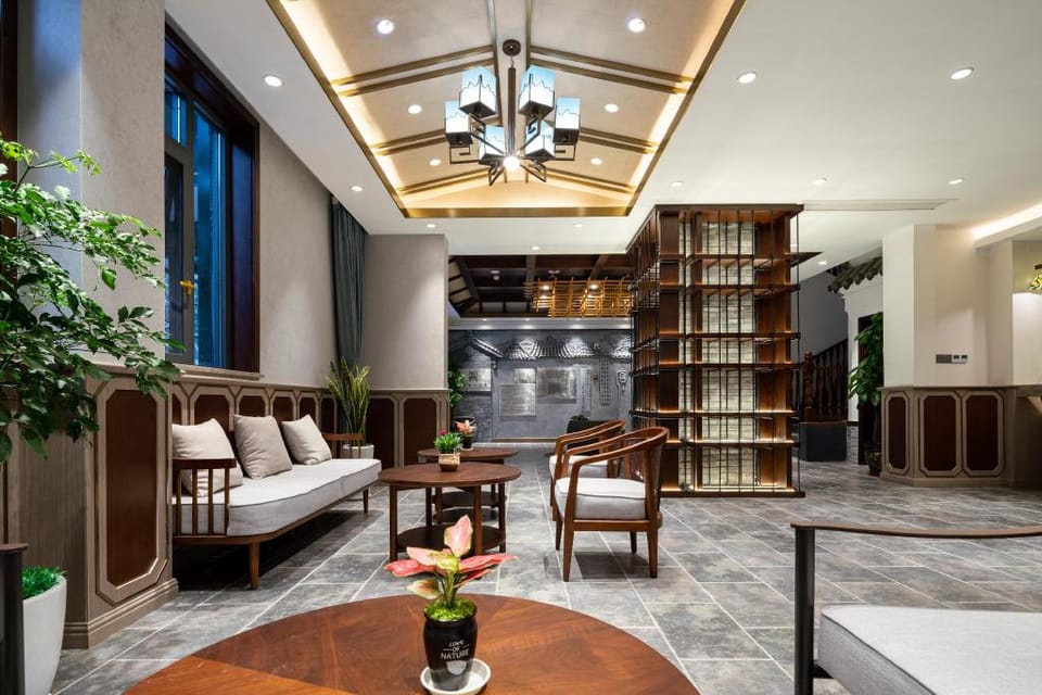 Nostalgia S Hotel - Chengdu  KuanZhai Alley & Renmin Park Hotel in Chengdu