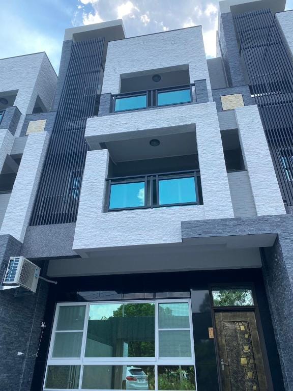 Orange Homestay Bed and Breakfast in Kaohsiung