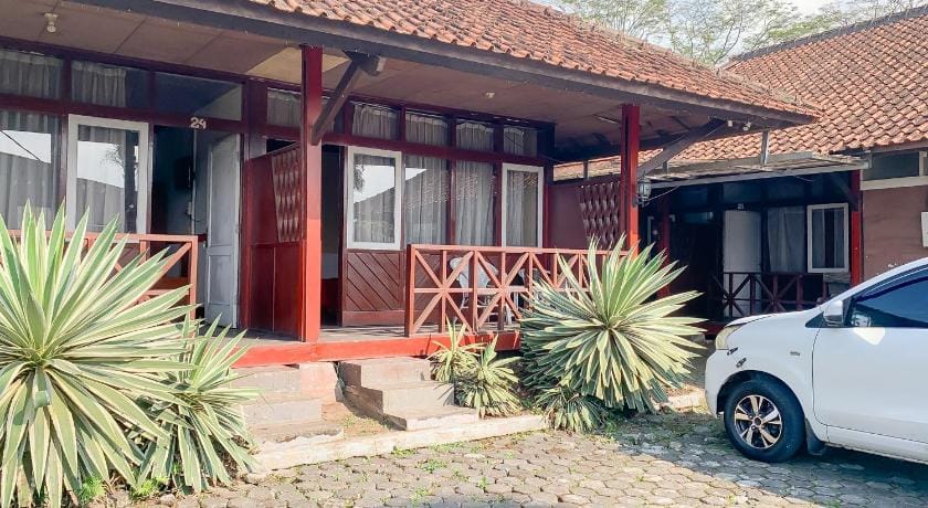 Pesona Pondok Lembang Mitra RedDoorz Hotel in Lembang