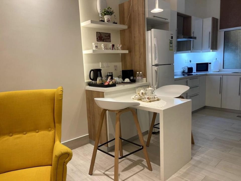 شقه حديثه بغرفة نوم وصالة ومطبخ Apartment in Riyadh
