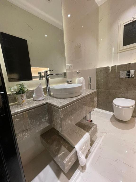 شقه حديثه بغرفة نوم وصالة ومطبخ Apartment in Riyadh