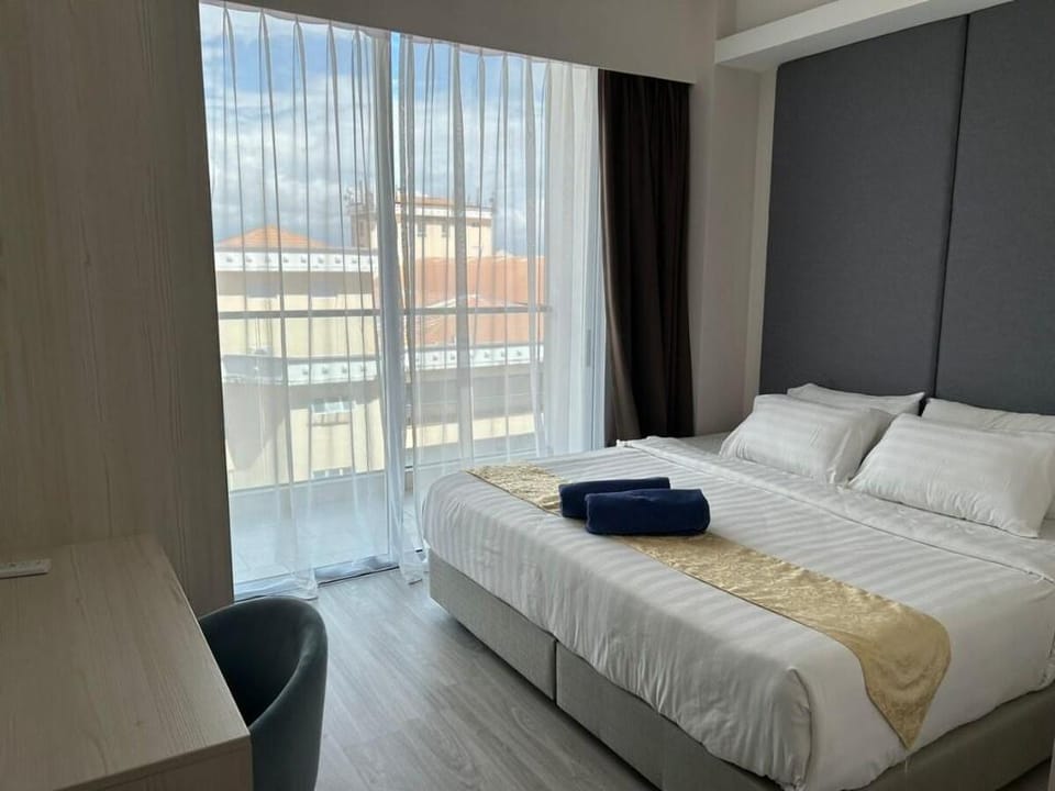 deCore 2BR With Infinity Pool @ Aru Suites Apartment in Kota Kinabalu