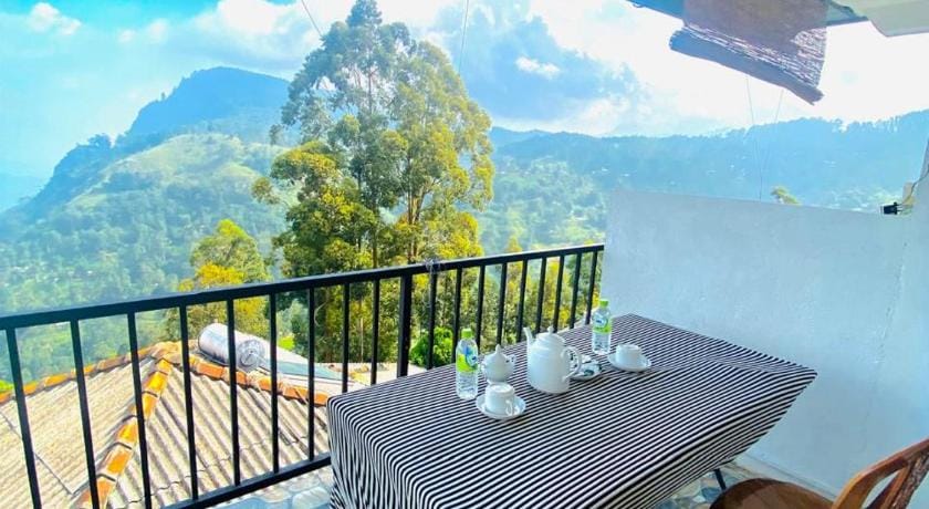 Pleasant Peak Hotel in Ella