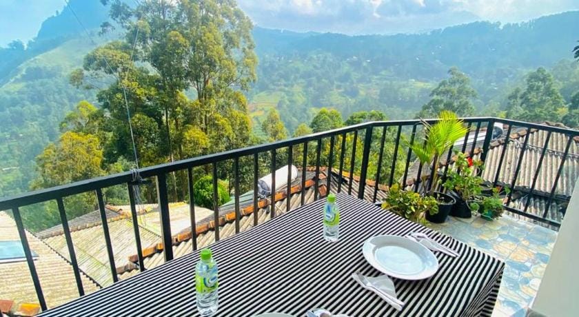 Pleasant Peak Hotel in Ella