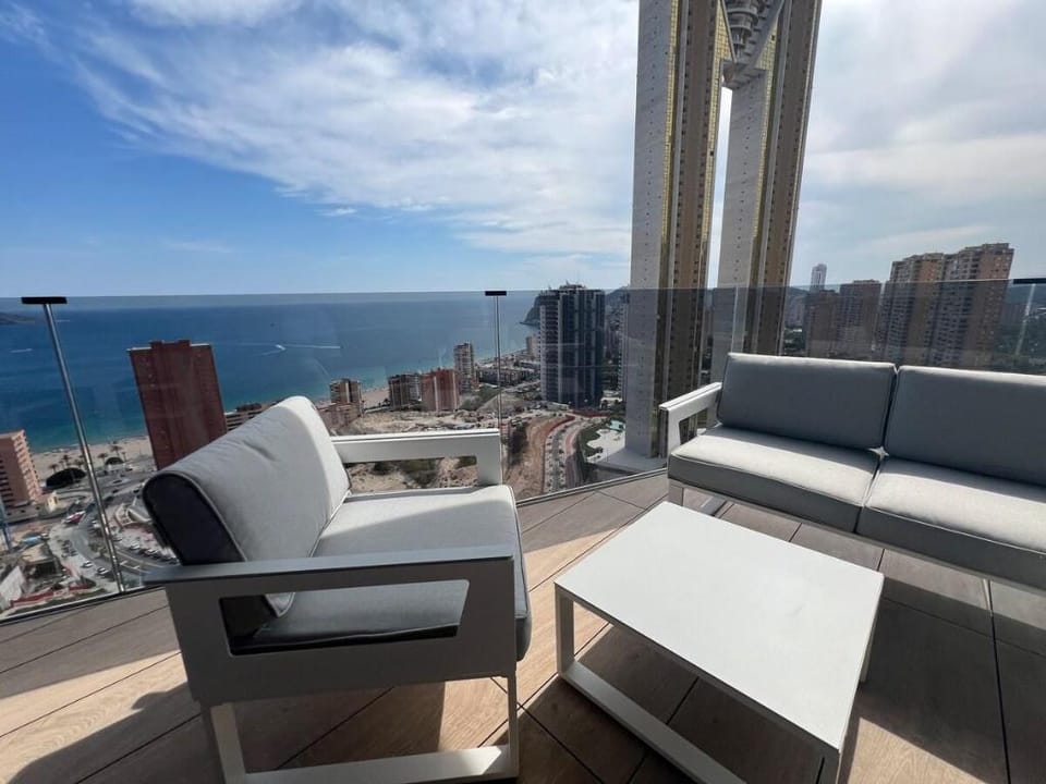 Stylish apartment by Leo Hotel in Benidorm