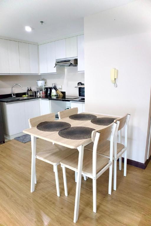 1BR w PS4 Netflix Disney, Card games Abreeza Davao Apartment in Davao City