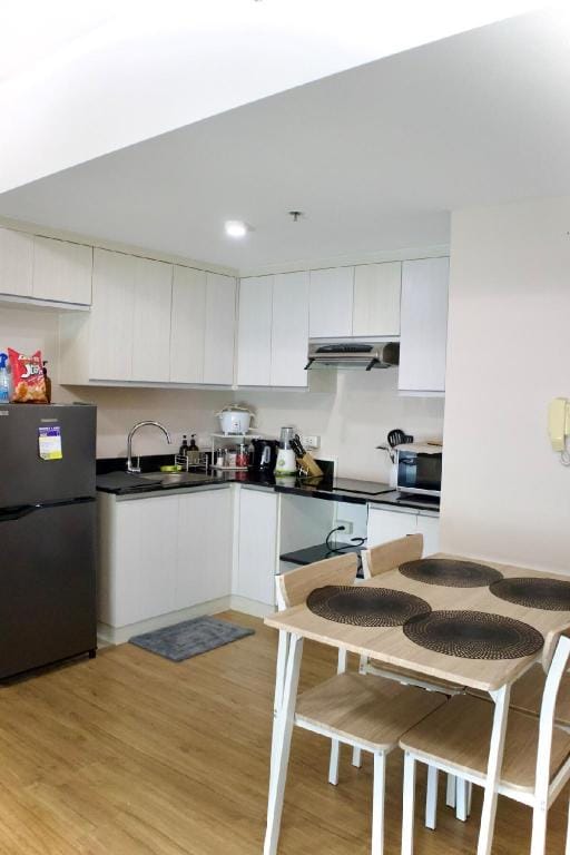 1BR w PS4 Netflix Disney, Card games Abreeza Davao Apartment in Davao City