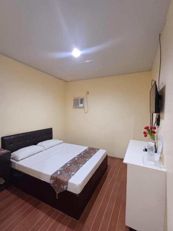 Twin Palm Guesthouse Hotel in Davao City