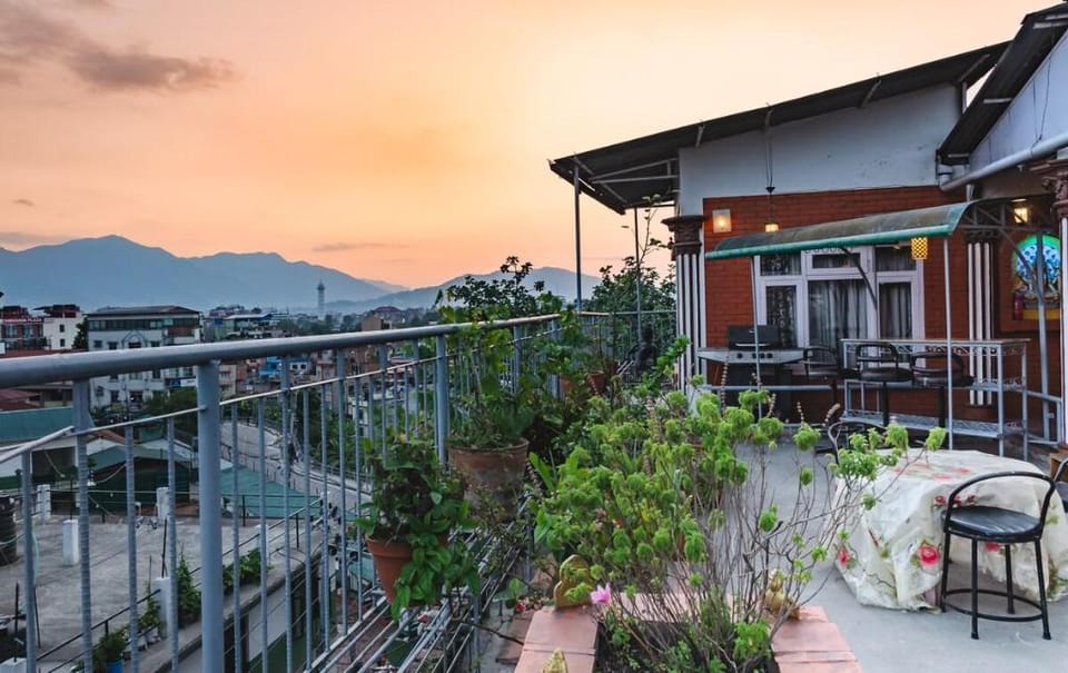 Valley Cafe and Drinks (Stay) Apartment in Kathmandu