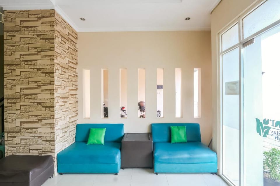 Super OYO 90193 D'waru Homestay Syariah Hotel in Special Region of Yogyakarta