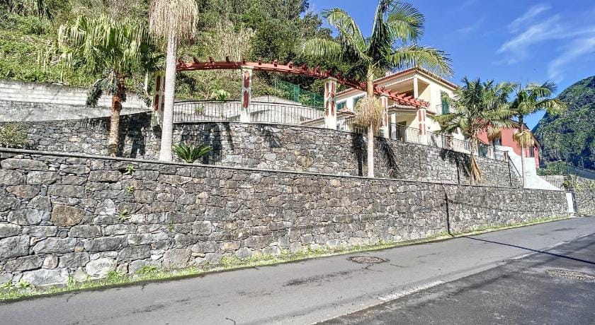 Mountain View Villa by Atlantic Holiday Apartment in Madeira District