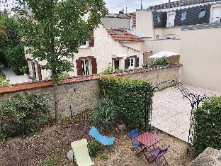 Location LA MARINA, Hotel Vacation rental in Île-de-France