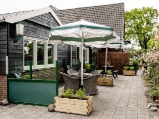 Charming house with garden Vacation rental in Overijssel (province)