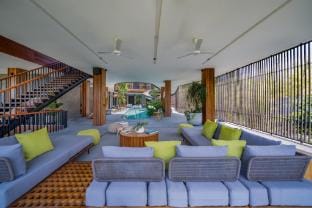 Akashi Residence | 6BR Luxe Villa Pool Slide Villa in North Kuta