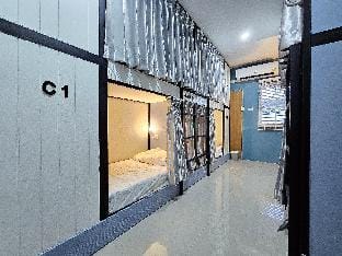 Bunk Ubon Hostel. Villa in Laos