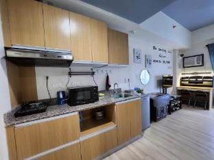 Azur Suites Amani 326,near Airport, Netflix, Cozy Apartment in Lapu-Lapu City