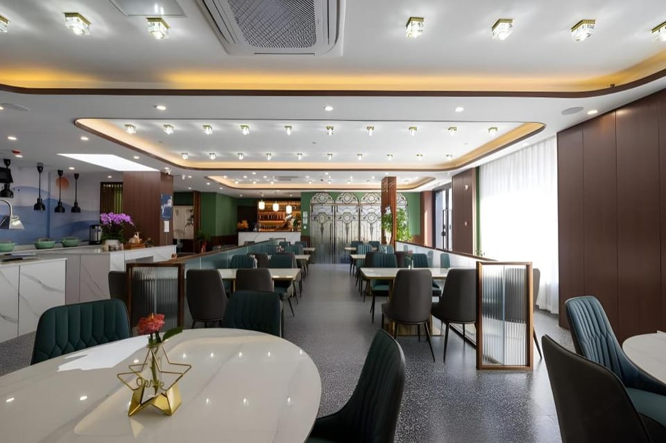 Nostalgia S Hotel (Shanghai Railway Station and Suzhou Creek) Hotel in Shanghai