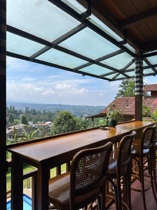 Villa Hanna 1 Villa in Cisarua