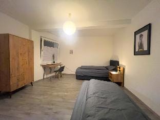 Serviceroom24 - Apartment 5 in Duisburg Tv|WLAN Apartment in Duisburg