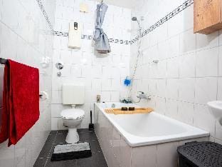 Serviceroom24 - Space in Duisburg SmartTv|WLAN Apartment in Duisburg