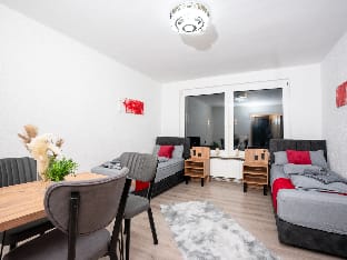 Serviceroom24 - Apartment 3 in Duisburg Tv|WLAN Apartment in Duisburg
