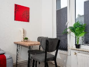 Serviceroom24 - Apartment 2 in Duisburg TV | WLAN Apartment in Duisburg