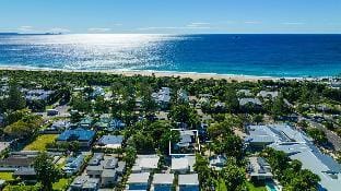 Fuller Holidays -Drifting Sands-Byron Town & Pool Vacation rental in Byron Bay