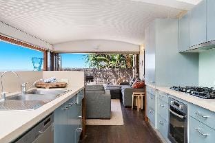 Fuller Holidays - Beachfront Childe St, Belongil Vacation rental in Byron Bay